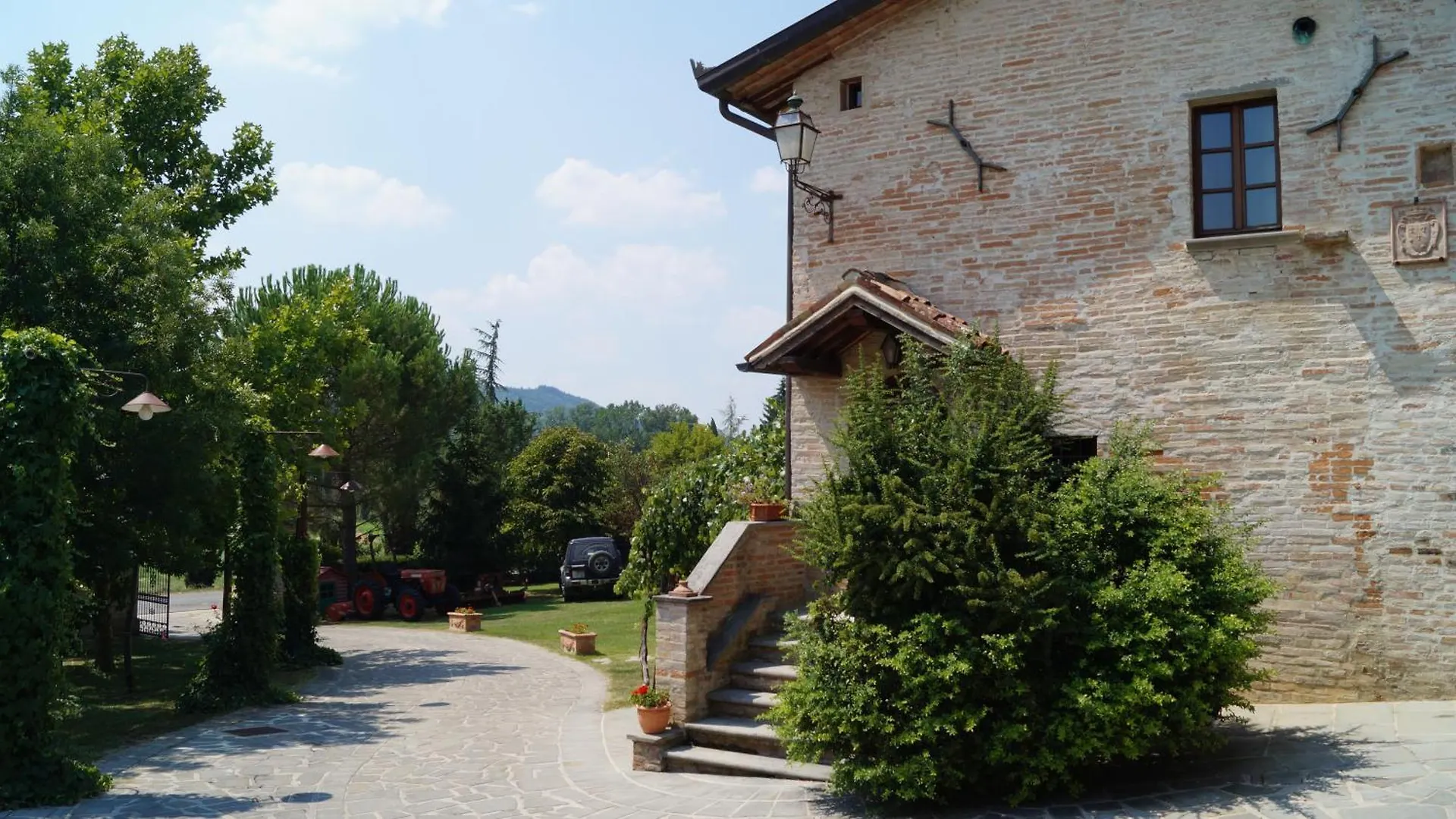 Monastery Birbino Villa Le Ville
